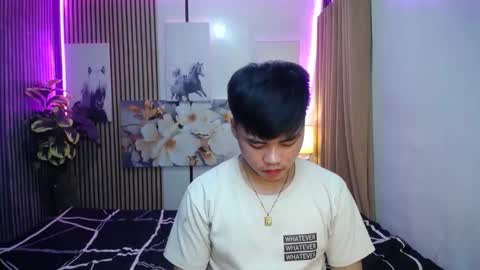 hot_emmanuel online show from 12/18/25, 09:04