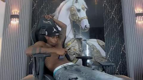 hot_golden_black online show from 09/18/25, 01:18