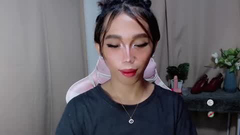 Snapshot of hot_khianna chatting on 05/06/26, 12:32 Khianna online show from 05/06/26, 12:32