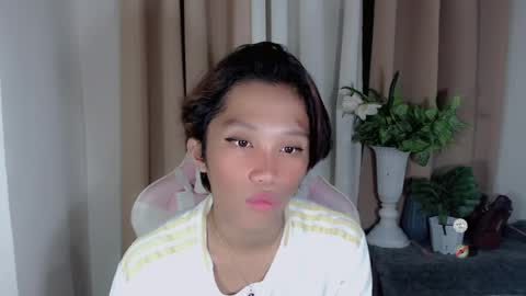Snapshot of hot_khianna chatting on 05/17/26, 11:06 Khianna online show from 05/17/26, 11:06