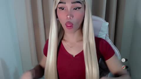 Khianna online show from 07/12/26, 03:03