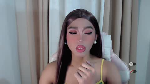 Khianna online show from 07/19/26, 01:59