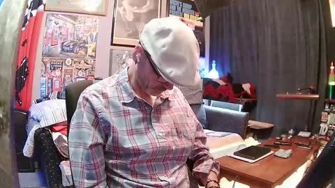 hot_krispy_kreme online show from 05/03/26, 01:11