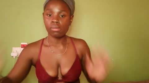 hot_latifah online show from 11/04/25, 12:26