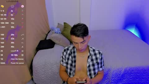 Snapshot of hot_latin_temptation chatting on 04/06/26, 04:46 Alejandro online show from 04/06/26, 04:46