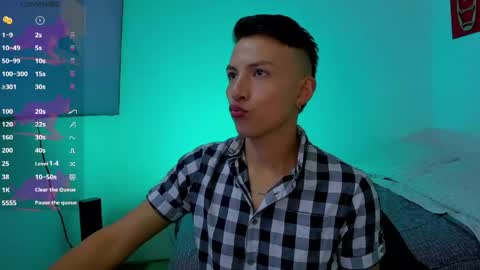 Snapshot of hot_latin_temptation chatting on 05/14/26, 01:34 Alejandro online show from 05/14/26, 01:34