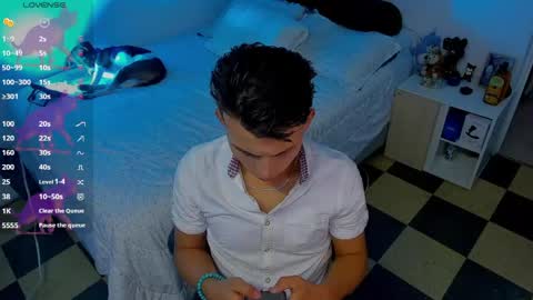Snapshot of hot_latin_temptation chatting on 05/30/26, 12:30 Alejandro online show from 05/30/26, 12:30