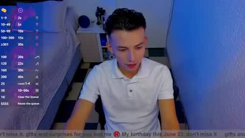 Snapshot of hot_latin_temptation chatting on 06/22/26, 03:25 Alejandro online show from 06/22/26, 03:25