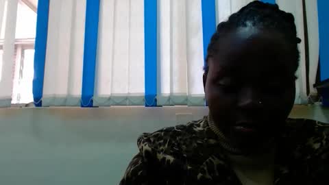 Linah online show from 11/11/25, 06:24