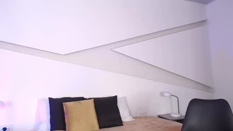 Alana online show from 02/25/25, 09:02