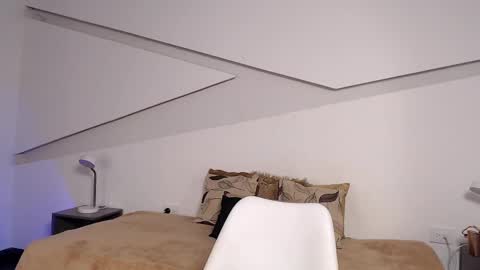 Alana online show from 09/18/25, 09:50