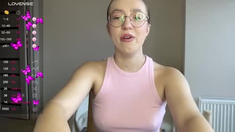 Lina online show from 12/05/24, 08:33