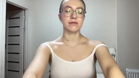 Lina online show from 12/21/24, 03:09