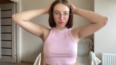 Lina online show from 01/06/25, 10:46