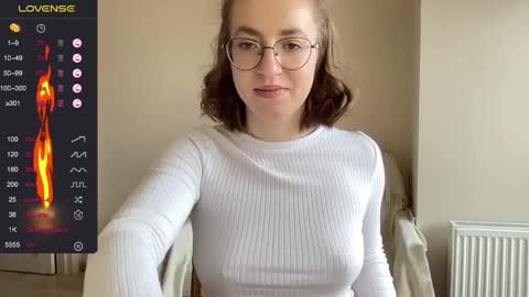 Lina online show from 03/11/25, 11:23