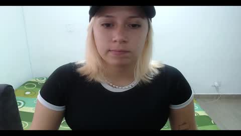 Mia online show from 02/09/25, 01:25