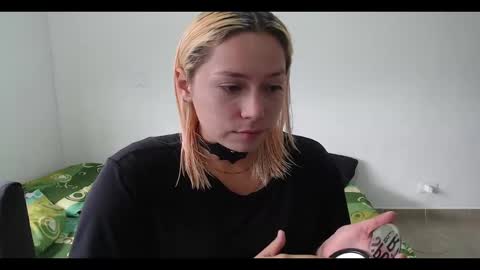 Mia online show from 02/13/25, 04:07