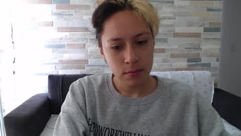 Mia online show from 09/26/25, 03:27