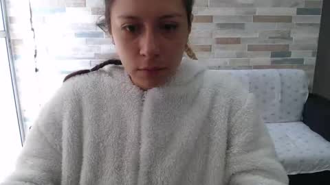 Mia online show from 10/07/25, 02:14