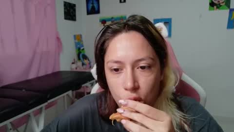 Mia online show from 01/15/26, 01:26