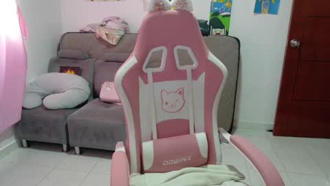 Mia online show from 04/02/26, 06:38