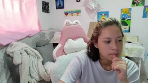Mia online show from 05/05/26, 04:15