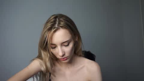 Sara and Sam online show from 11/20/25, 03:12