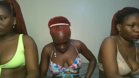 Hot petite online show from 11/06/25, 07:04