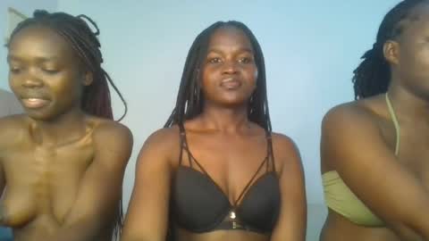 Snapshot of hot_petite12 chatting on 06/29/26, 03:46 Petite online show from 06/29/26, 03:46