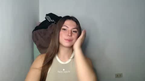 Snapshot of hot_precious_nikki chatting on 04/18/26, 07:07 Nikki online show from 04/18/26, 07:07