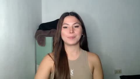 Snapshot of hot_precious_nikki chatting on 04/21/26, 07:06 Nikki online show from 04/21/26, 07:06