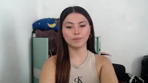 Snapshot of hot_precious_nikki chatting on 04/27/26, 06:00 Nikki online show from 04/27/26, 06:00