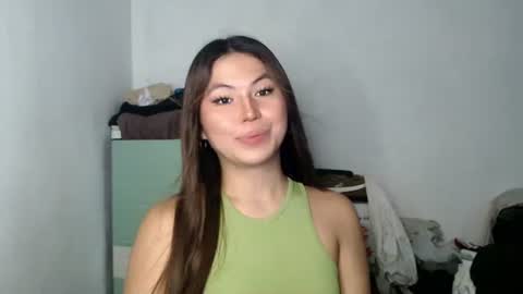 Snapshot of hot_precious_nikki chatting on 04/28/26, 09:31 Nikki online show from 04/28/26, 09:31