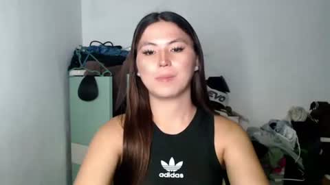 Snapshot of hot_precious_nikki chatting on 05/03/26, 05:30 Nikki online show from 05/03/26, 05:30