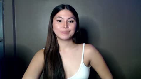 Snapshot of hot_precious_nikki chatting on 07/08/26, 11:48 Nikki online show from 07/08/26, 11:48