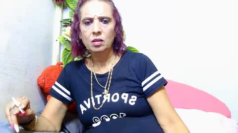 Snapshot of hot_queen58 chatting on 07/24/26, 02:37 hot queen online show from 07/24/26, 02:37
