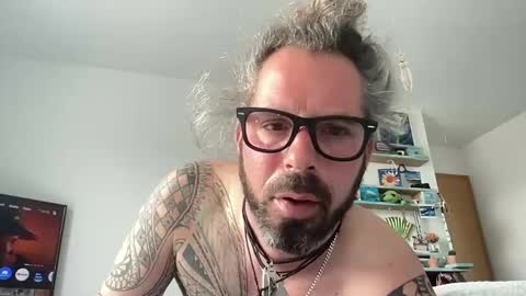 letmedoo2 online show from 02/25/25, 09:20