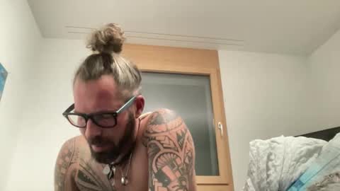 letmedoo2 online show from 12/17/25, 06:58