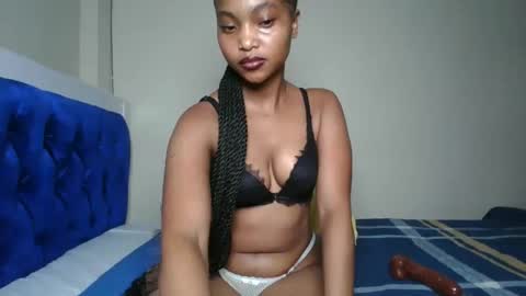 Snapshot of hot_sexy_babe chatting on 05/13/26, 01:41 Bellah online show from 05/13/26, 01:41