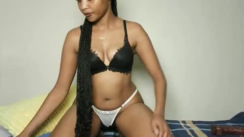 Snapshot of hot_sexy_babe chatting on 05/16/26, 10:01 Bellah online show from 05/16/26, 10:01
