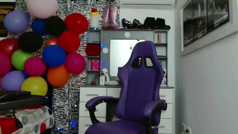 Snapshot of hot_sexy_bunny chatting on 06/05/26, 01:39 hot sexy bunny online show from 06/05/26, 01:39