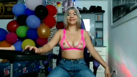 Snapshot of hot_sexy_bunny chatting on 06/12/26, 02:16 hot sexy bunny online show from 06/12/26, 02:16