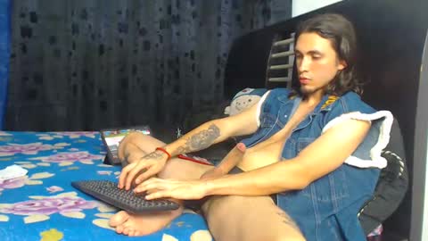 Hot Sharks   online show from 11/02/25, 10:34