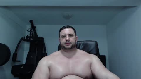 Snapshot of hot_stefano1 chatting on 03/08/25, 06:05 Stefano.. online show from 03/08/25, 06:05