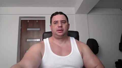 Snapshot of hot_stefano1 chatting on 10/25/25, 05:37 Stefano.. online show from 10/25/25, 05:37