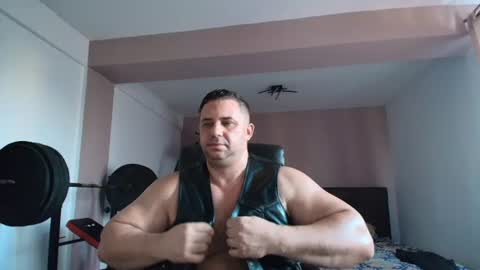 Snapshot of hot_stefano1 chatting on 08/08/26, 04:03 Stefano.. online show from 08/08/26, 04:03