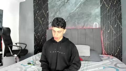 Hot Summer Boy online show from 03/06/26, 11:39