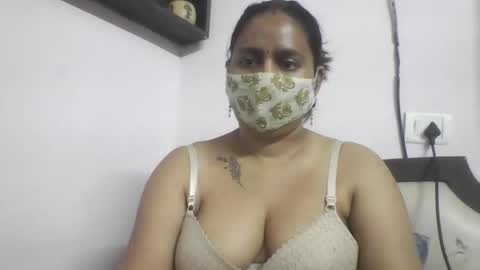 Tanvi online show from 04/17/26, 07:22