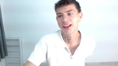 Snapshot of hot_teo_ chatting on 11/27/25, 11:23 Mateo online show from 11/27/25, 11:23