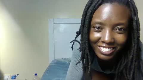 Snapshot of hot_velvet2 chatting on 02/03/26, 02:44 hot_velvet2 online show from 02/03/26, 02:44